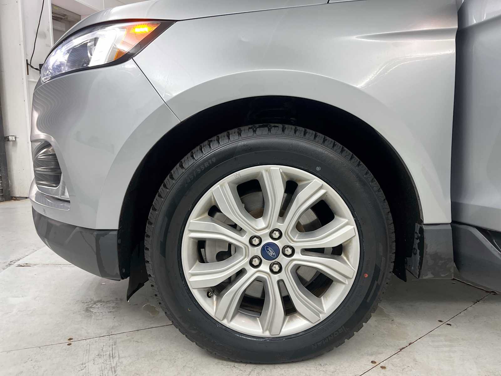 Used 2022 Ford Edge Titanium AWD/4WD image 24