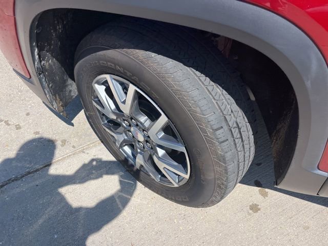 Used 2023 GMC Acadia SLT image 32