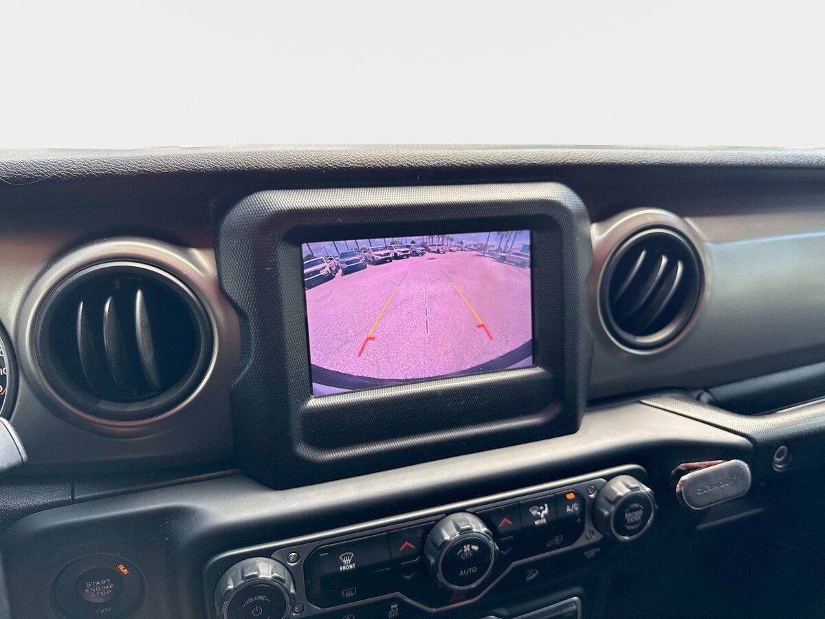 Used 2018 Jeep Wrangler Unlimited Sport S AWD/4WD image 19