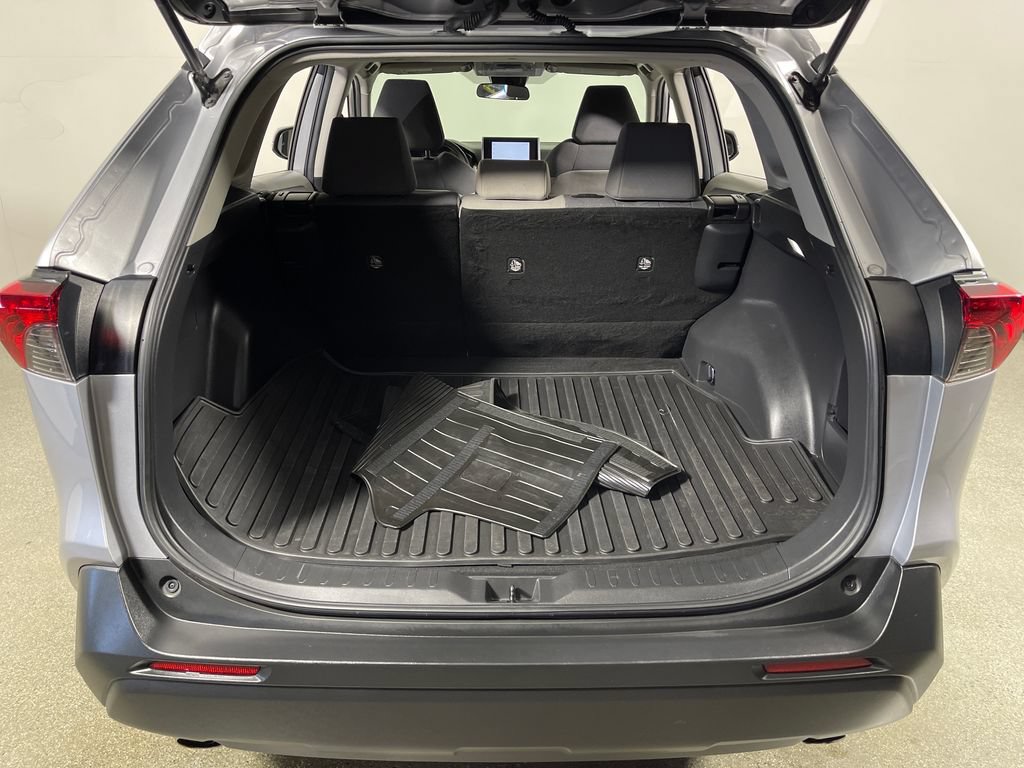 Certified 2023 Toyota RAV4 XLE FWD image 10