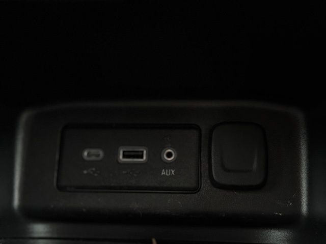 Used 2023 Chevrolet Equinox LS image 29