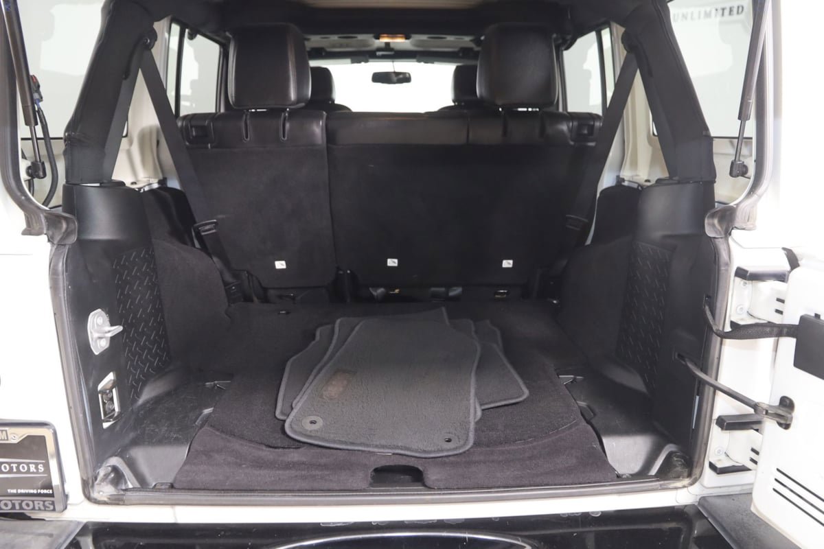 Used 2017 Jeep Wrangler Unlimited Sahara AWD/4WD image 42