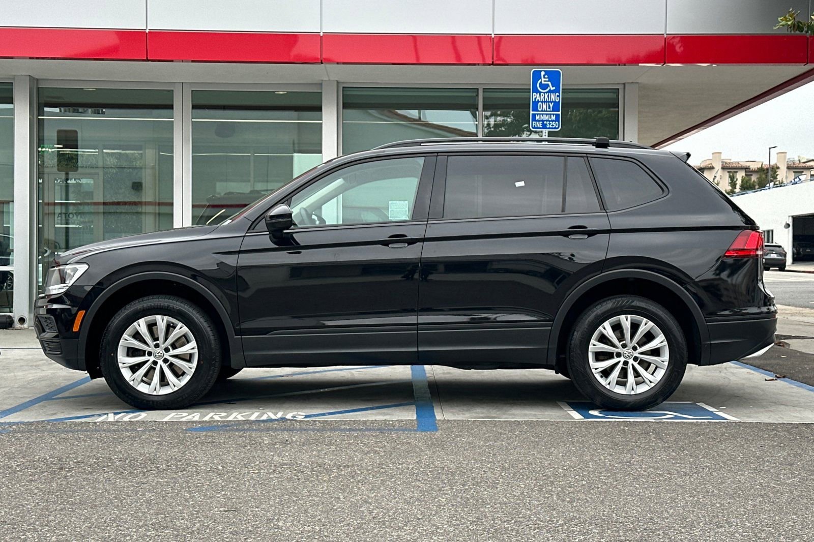 Used 2020 Volkswagen Tiguan S FWD image 7