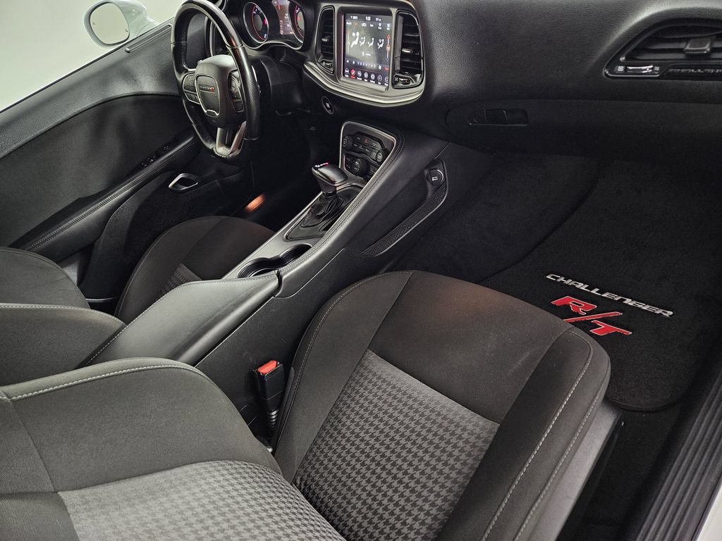 Used 2020 Dodge Challenger R/T w/ Performance Handling Group RWD image 33