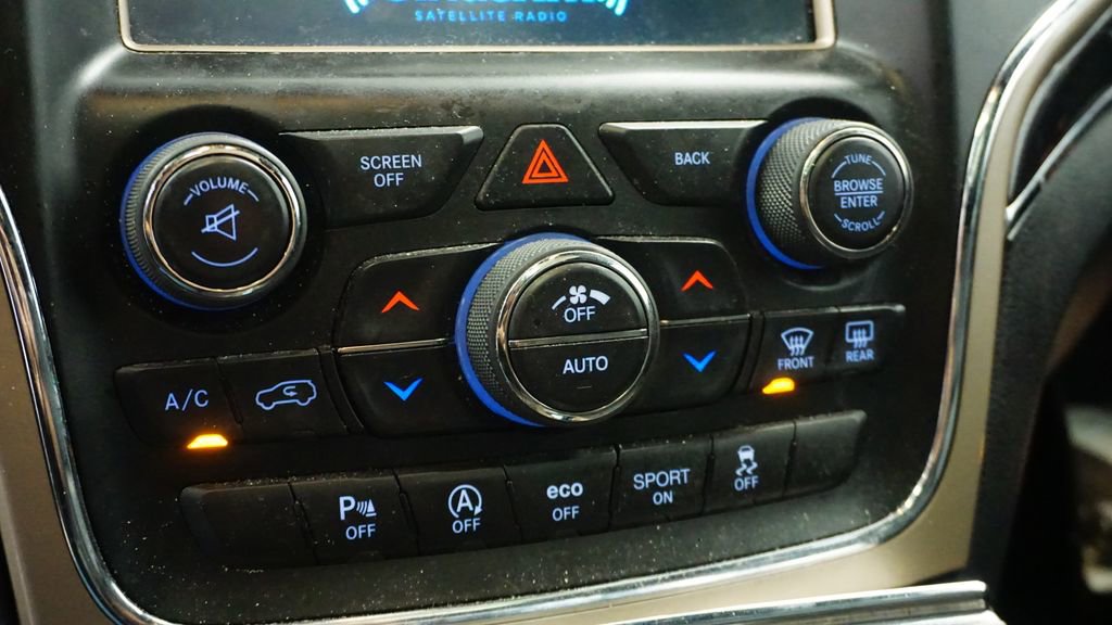 Certified 2017 Jeep Grand Cherokee Overland image 33