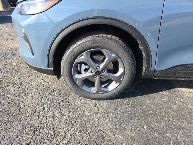 New 2026 Ford Escape ST-Line w/ Cold Weather Package image 9