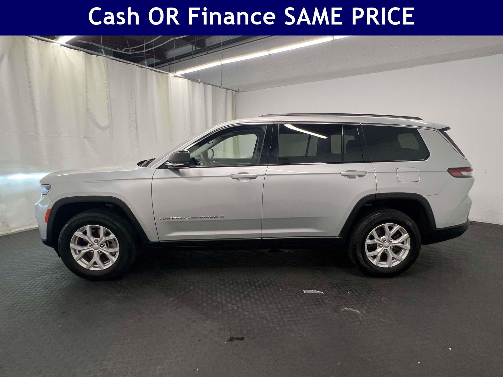 Certified 2023 Jeep Grand Cherokee L Limited AWD/4WD image 8
