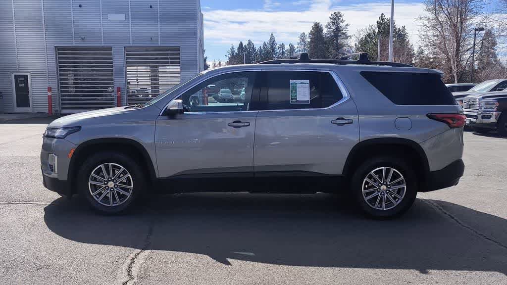 Used 2023 Chevrolet Traverse LT w/ Rear Camera Mirror Package image 5