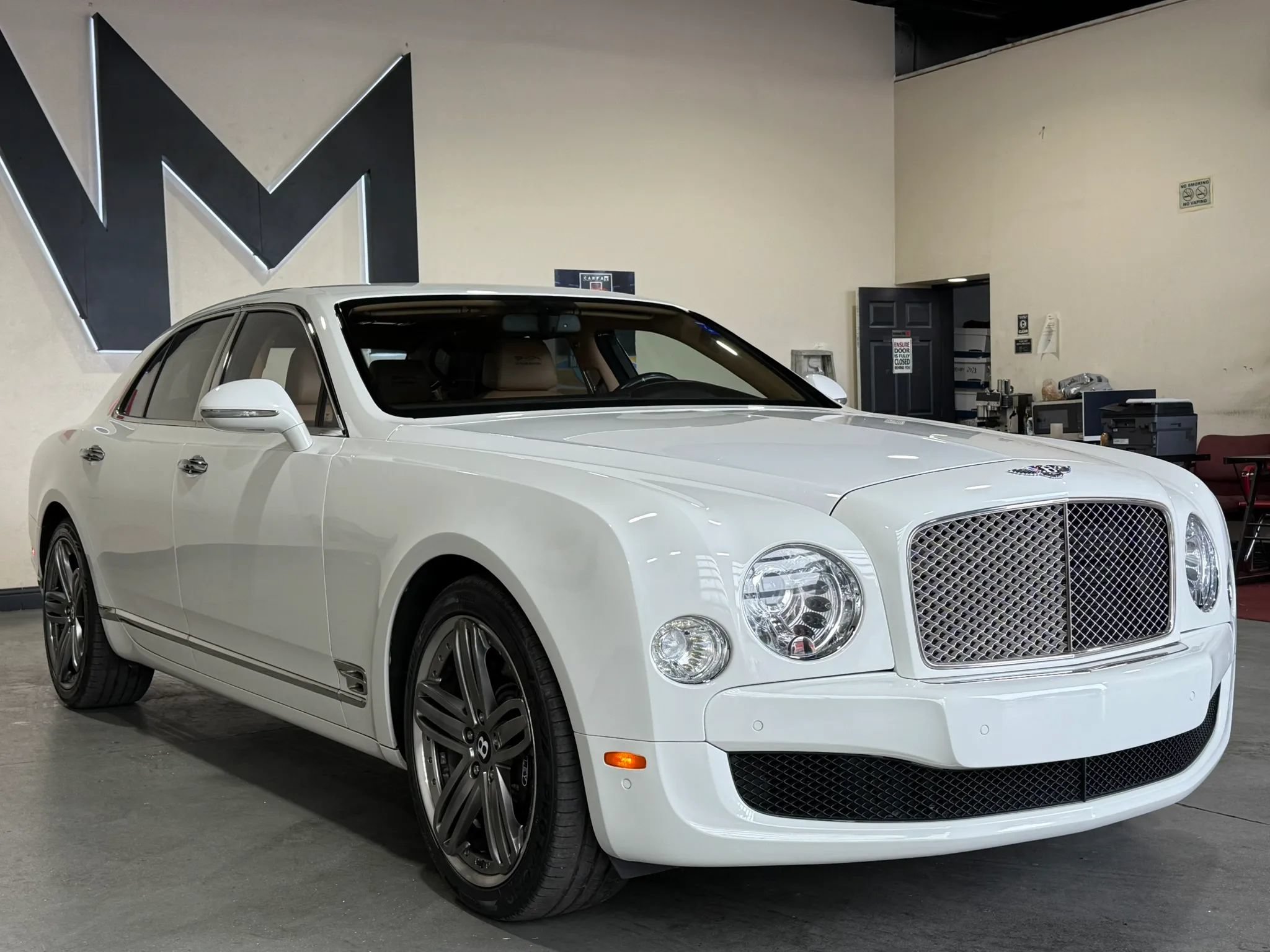 Used 2013 Bentley Mulsanne RWD image 3