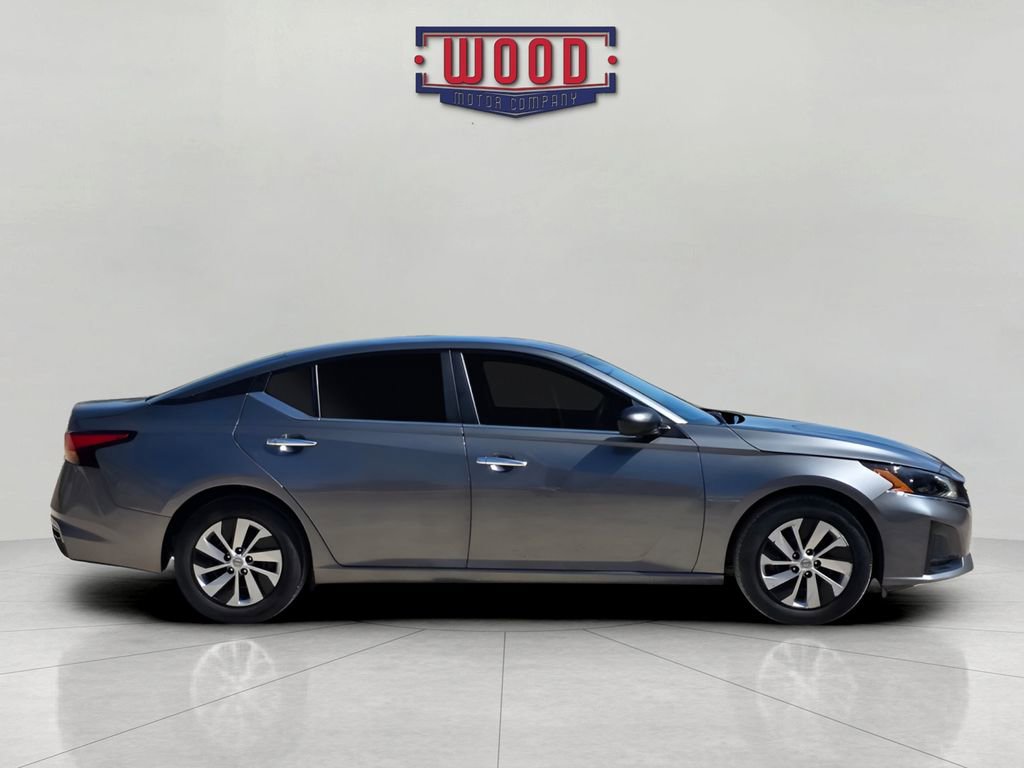 Used 2024 Nissan Altima 2.5 S image 2