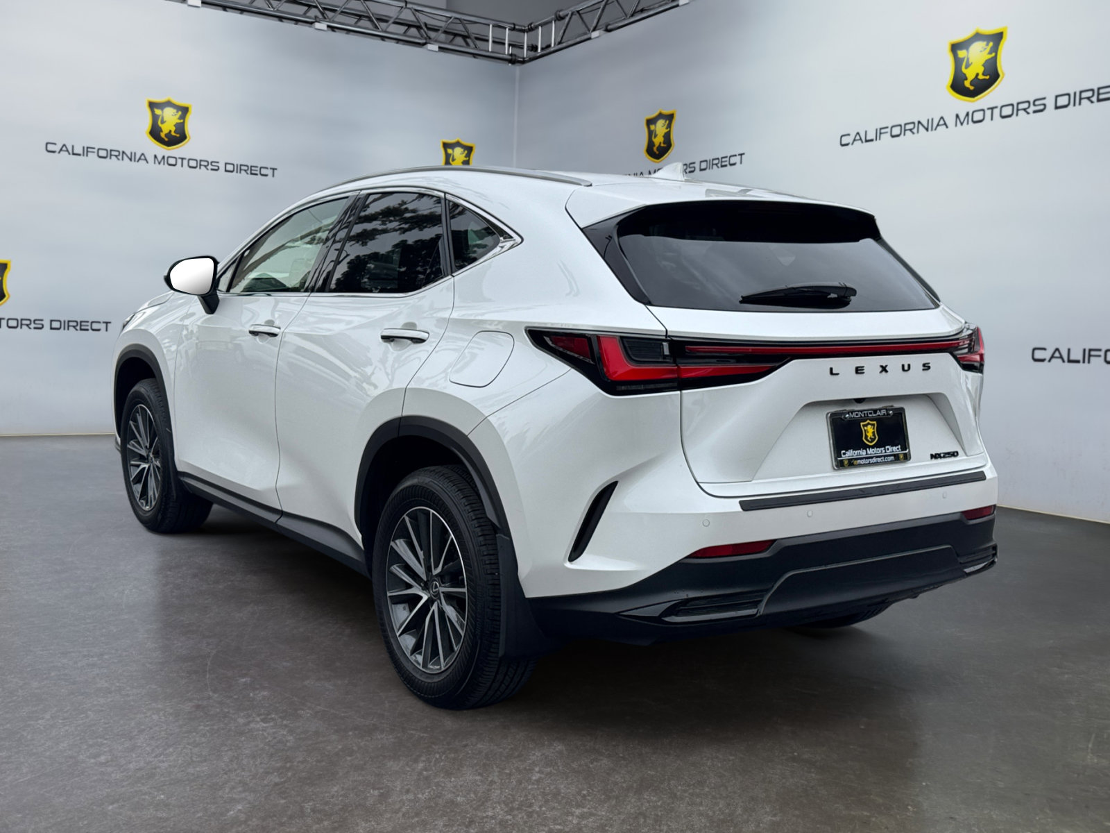 Used 2025 Lexus NX 250 FWD w/ Accessory Package (Z1) image 3
