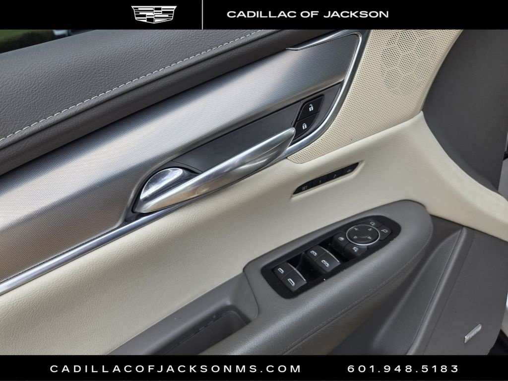 Used 2017 Cadillac XT5 Premium Luxury w/ Driver Assist Package FWD image 13