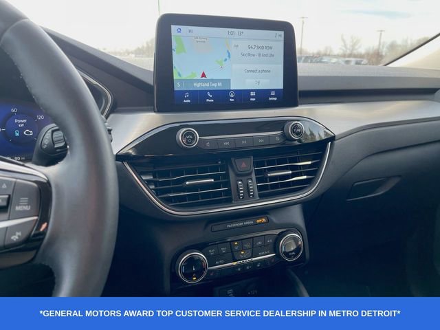 Used 2022 Ford Escape Titanium w/ Class II Trailer Tow Package image 14