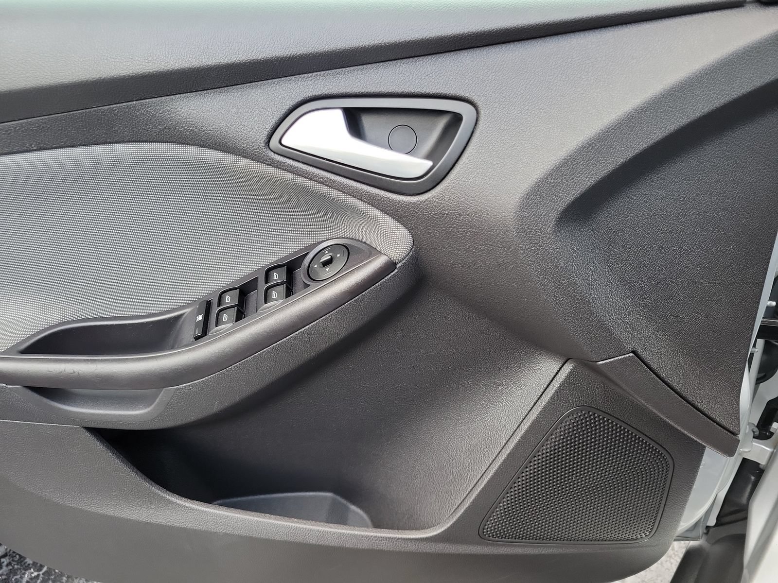 Used 2013 Ford Focus SE FWD image 15
