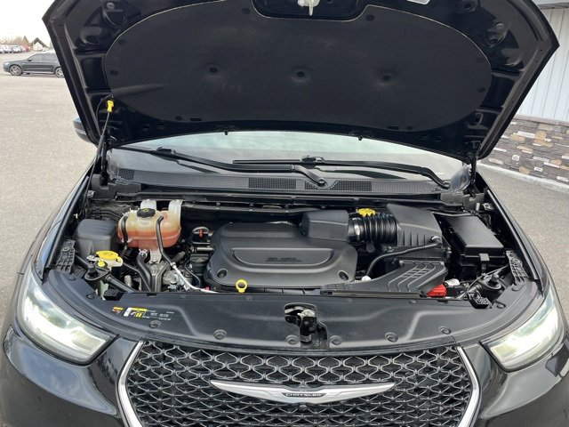 Used 2022 Chrysler Pacifica Touring image 24