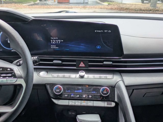 Used 2024 Hyundai Elantra SEL FWD image 16