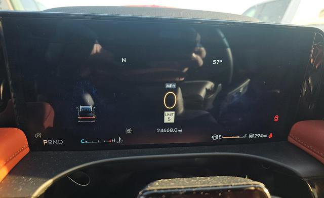 Used 2025 Lincoln Aviator Reserve w/ Luxury Package AWD/4WD image 6