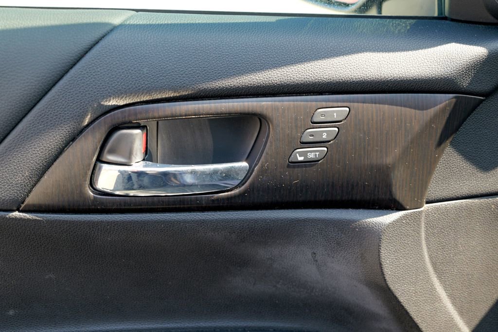 Used 2014 Honda Accord EX-L image 18