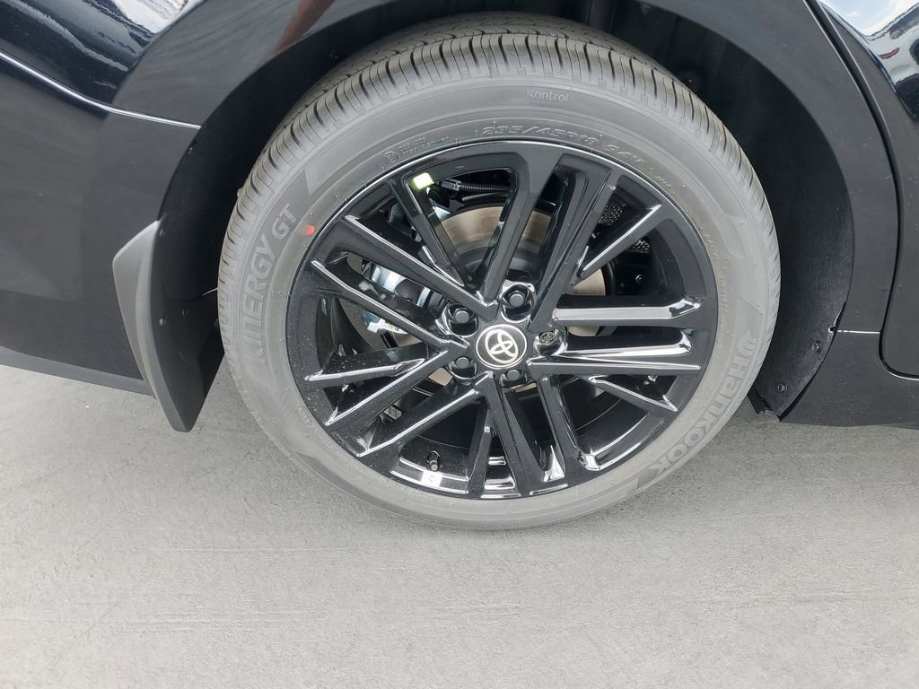 New 2026 Toyota Camry SE image 9