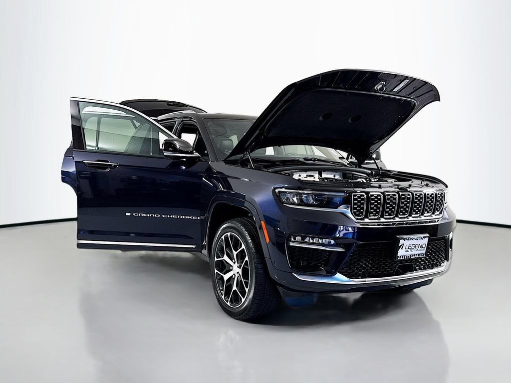Used 2023 Jeep Grand Cherokee Summit AWD/4WD image 28