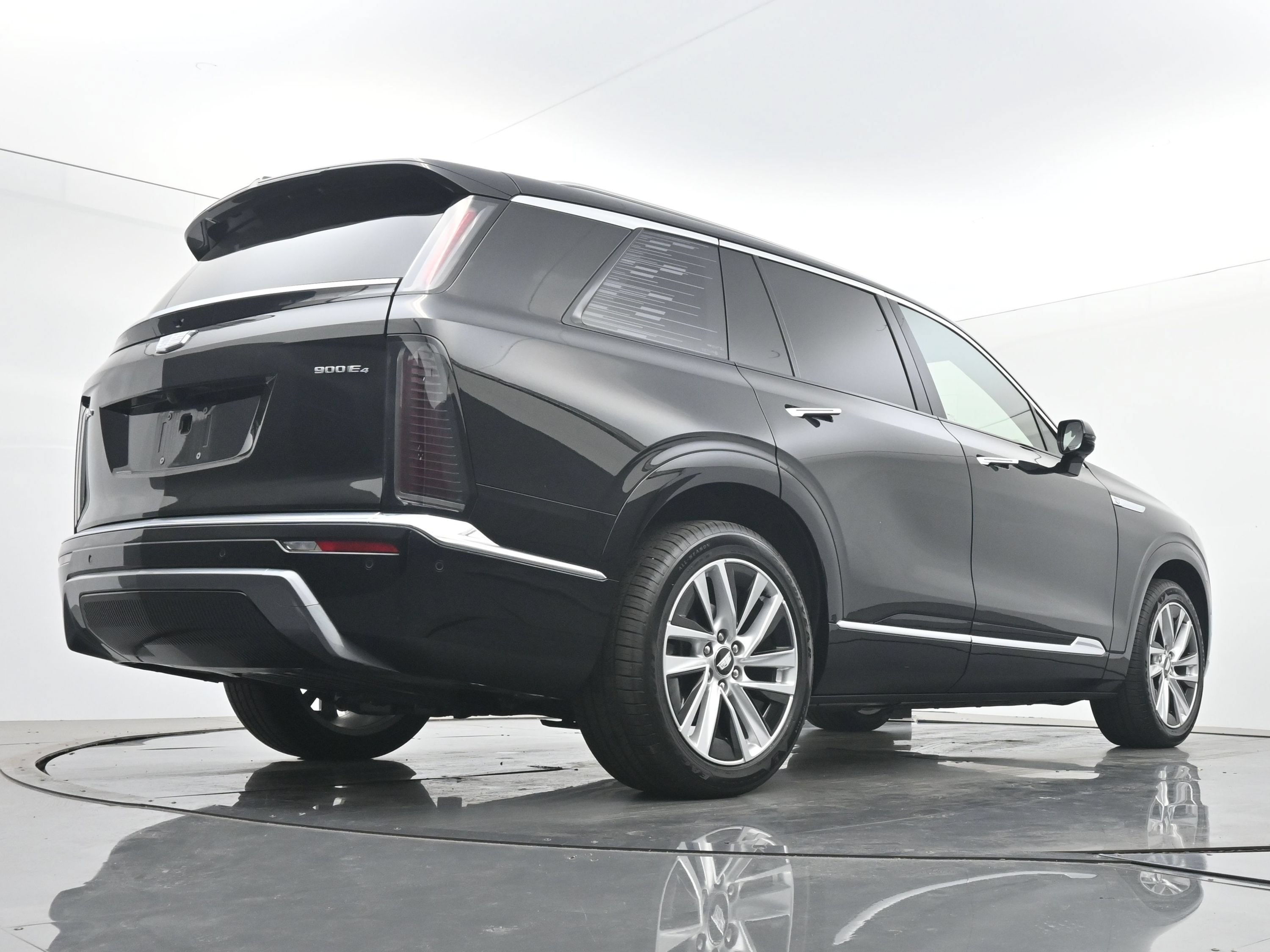 New 2026 Cadillac Vistiq Premium Luxury w/ LPO, Floor Liner Package AWD/4WD image 19