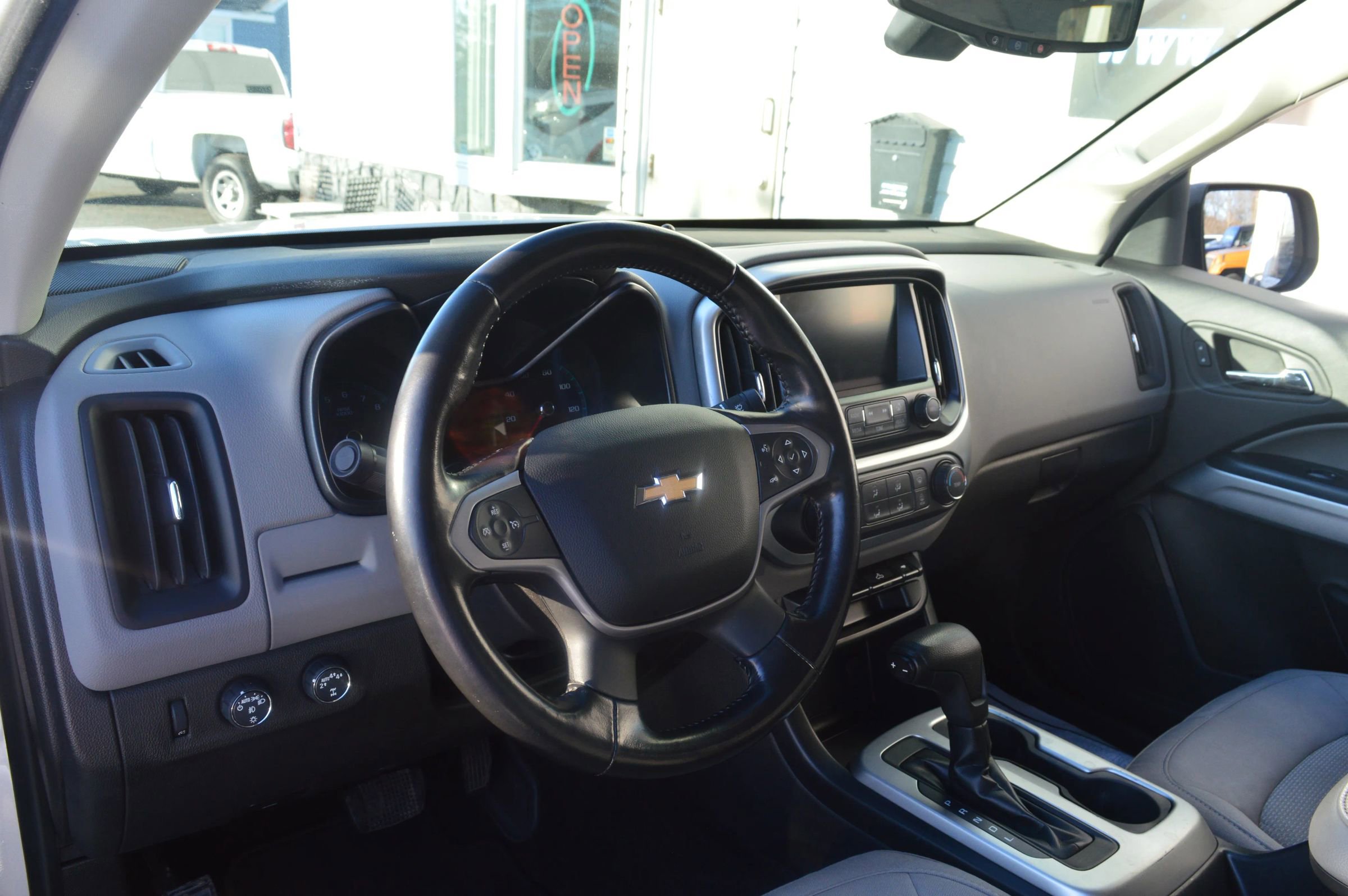 Used 2018 Chevrolet Colorado LT w/ LT Convenience Package image 29