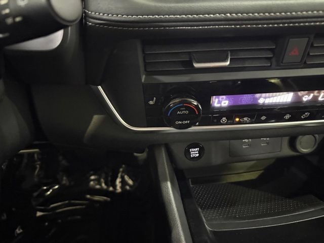 Certified 2025 Nissan Rogue SV w/ SV Premium Package AWD/4WD image 20