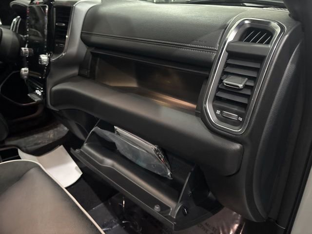 Used 2025 RAM 1500 Laramie AWD/4WD image 34