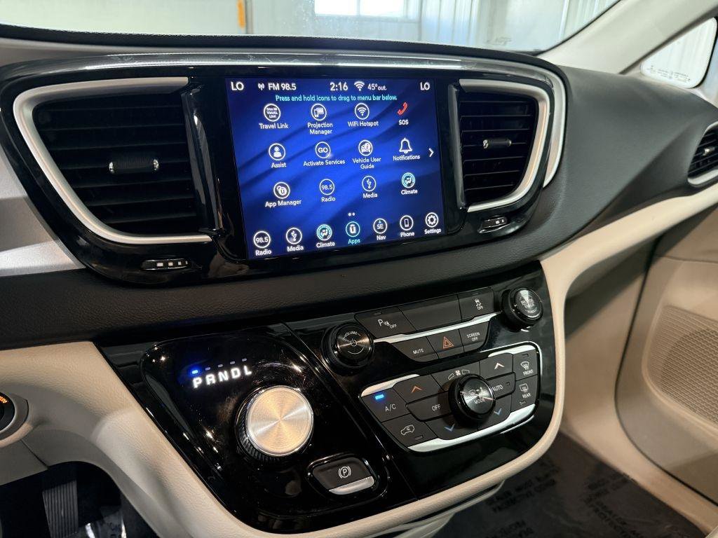 Used 2018 Chrysler Pacifica Touring Plus image 18