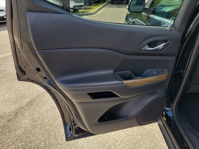 Used 2023 GMC Acadia SLE w/ Driver Convenience Package image 30