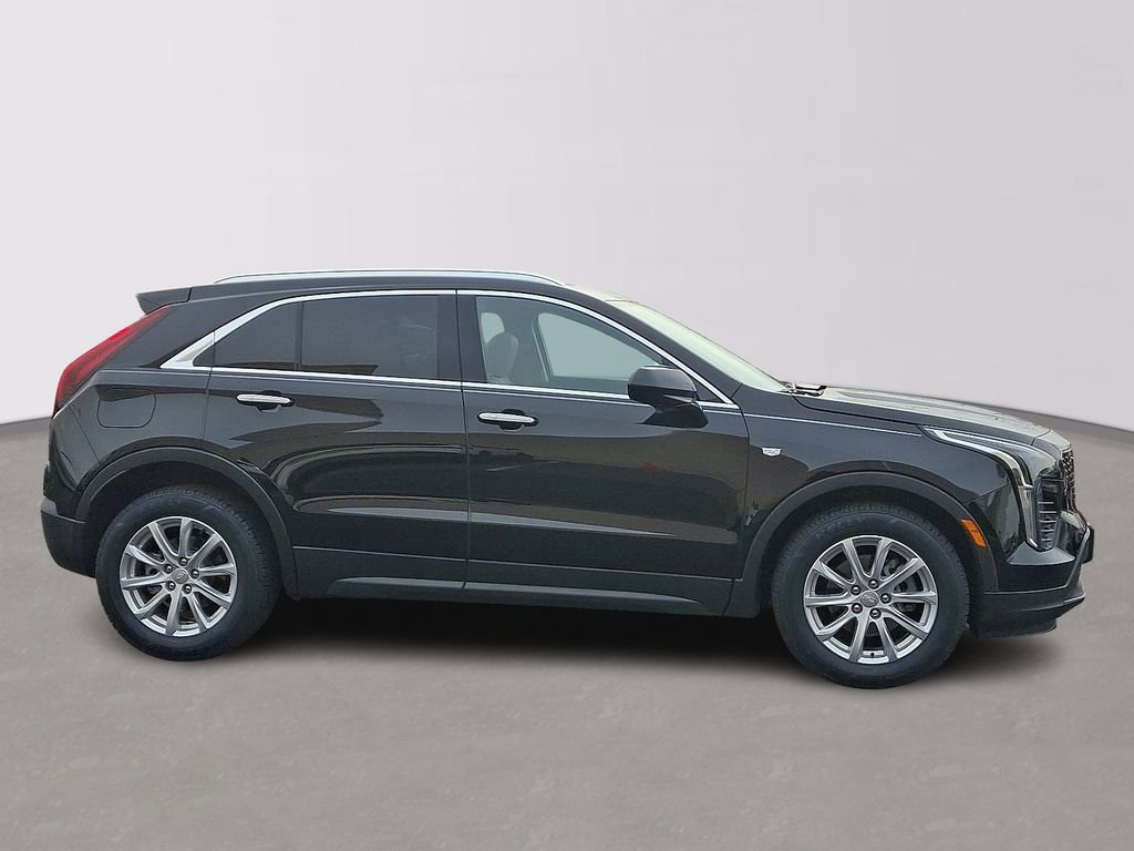 Certified 2022 Cadillac XT4 Luxury w/ Cold Weather Package image 7