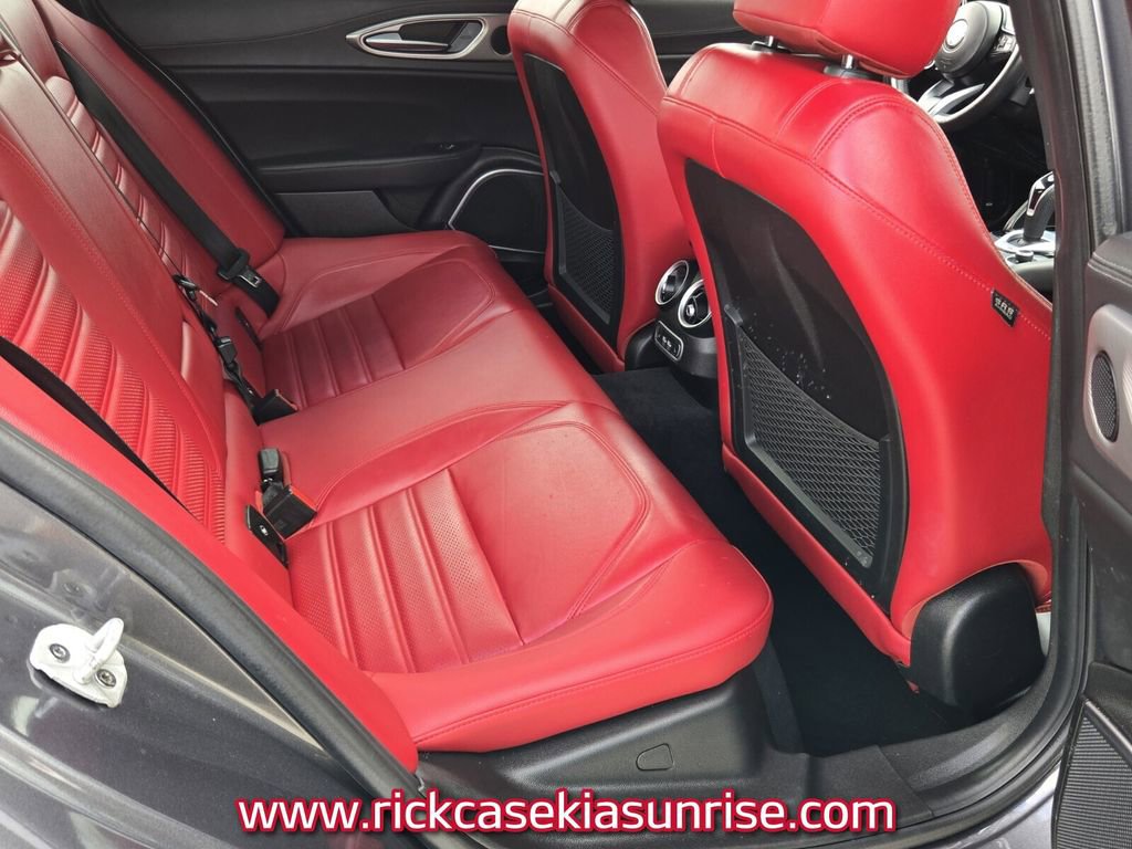 Used 2022 Alfa Romeo Giulia Veloce image 15