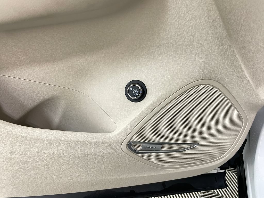 Used 2021 Buick Envision Essence w/ Technology Package I FWD image 26