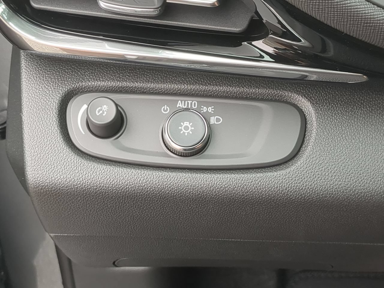 New 2026 Buick Envista Sport Touring w/ Convenience I Package FWD image 18