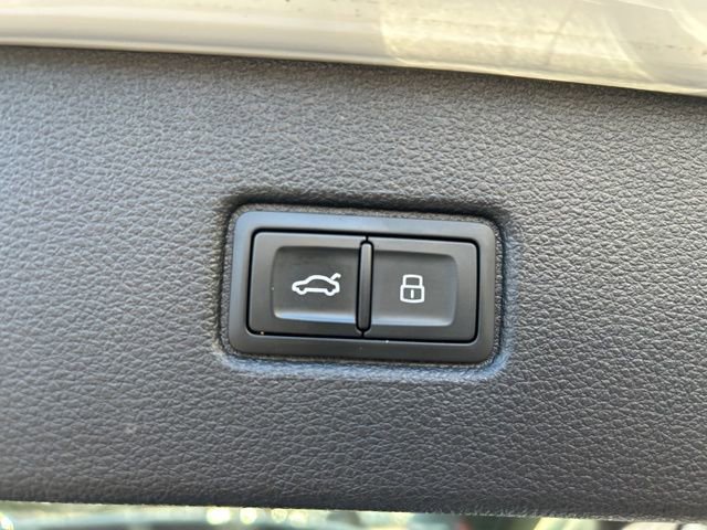 Used 2025 Audi Q7 3.0T Premium Plus image 35