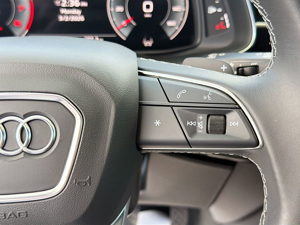 Used 2025 Audi Q8 Prestige image 42