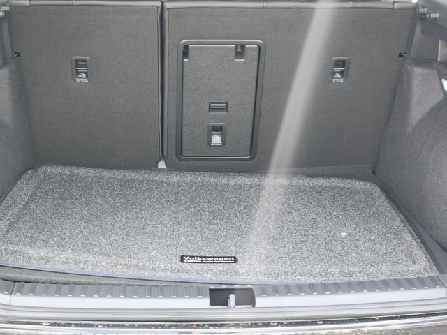New 2025 Volkswagen Taos SE image 27