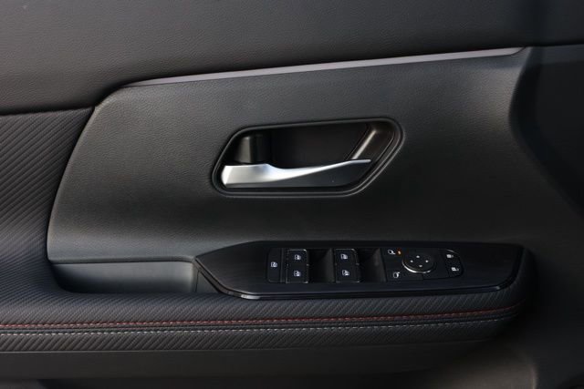 New 2025 Nissan Kicks SR image 24