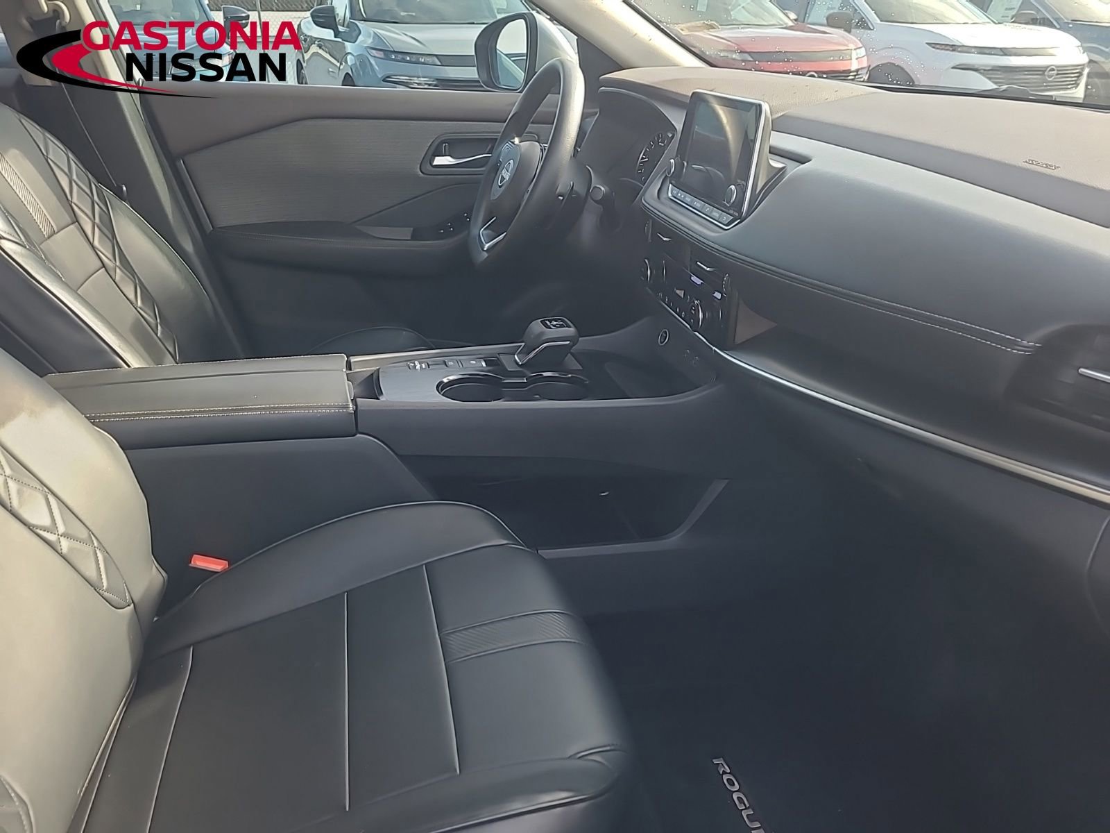 Used 2022 Nissan Rogue SV image 23