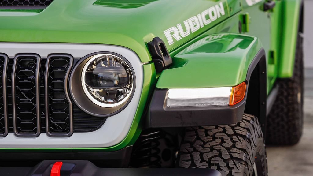 New 2026 Jeep Wrangler Unlimited Rubicon w/ Whitecap Package AWD/4WD image 5