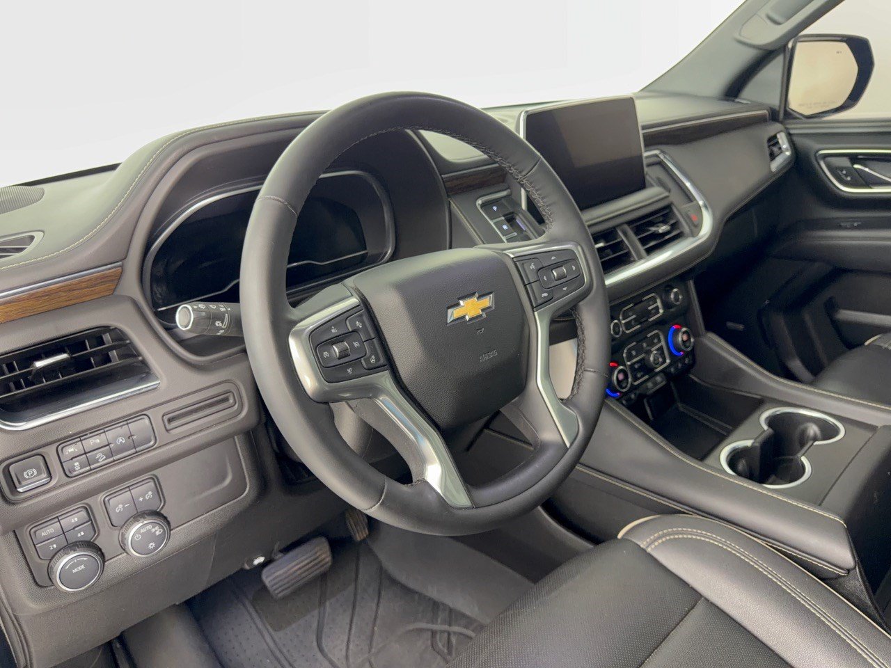 Used 2023 Chevrolet Tahoe Premier AWD/4WD image 4