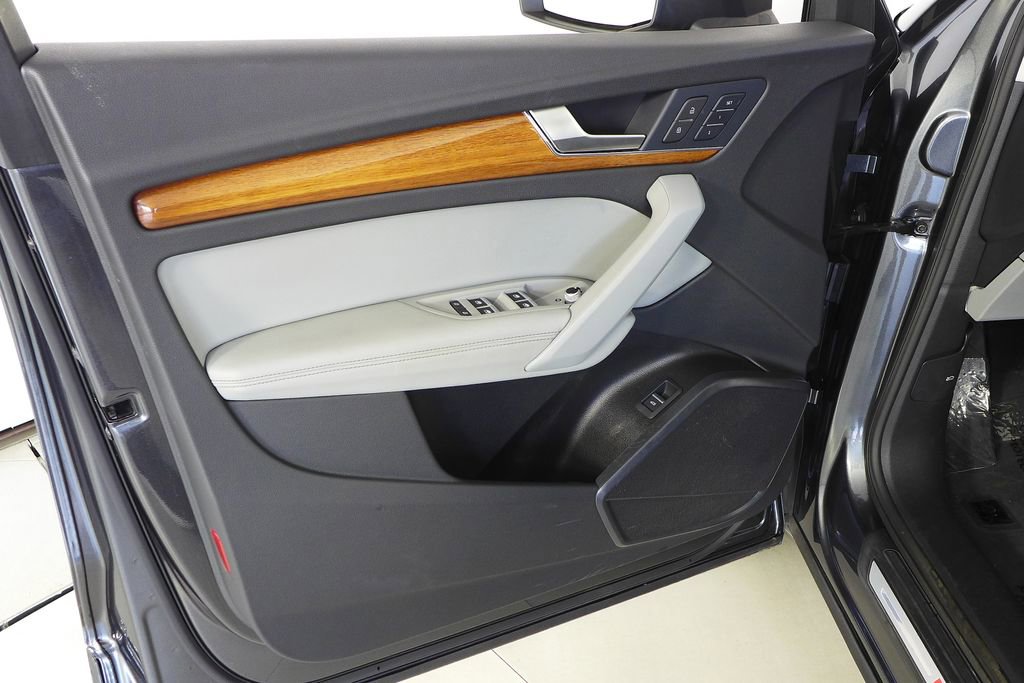 Used 2022 Audi Q5 2.0T Premium Plus w/ Premium Plus Package image 11