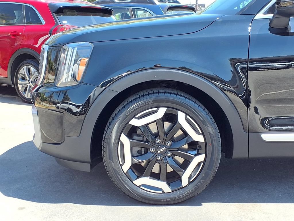 Certified 2023 Kia Telluride S w/ S Sunroof Package AWD/4WD image 12