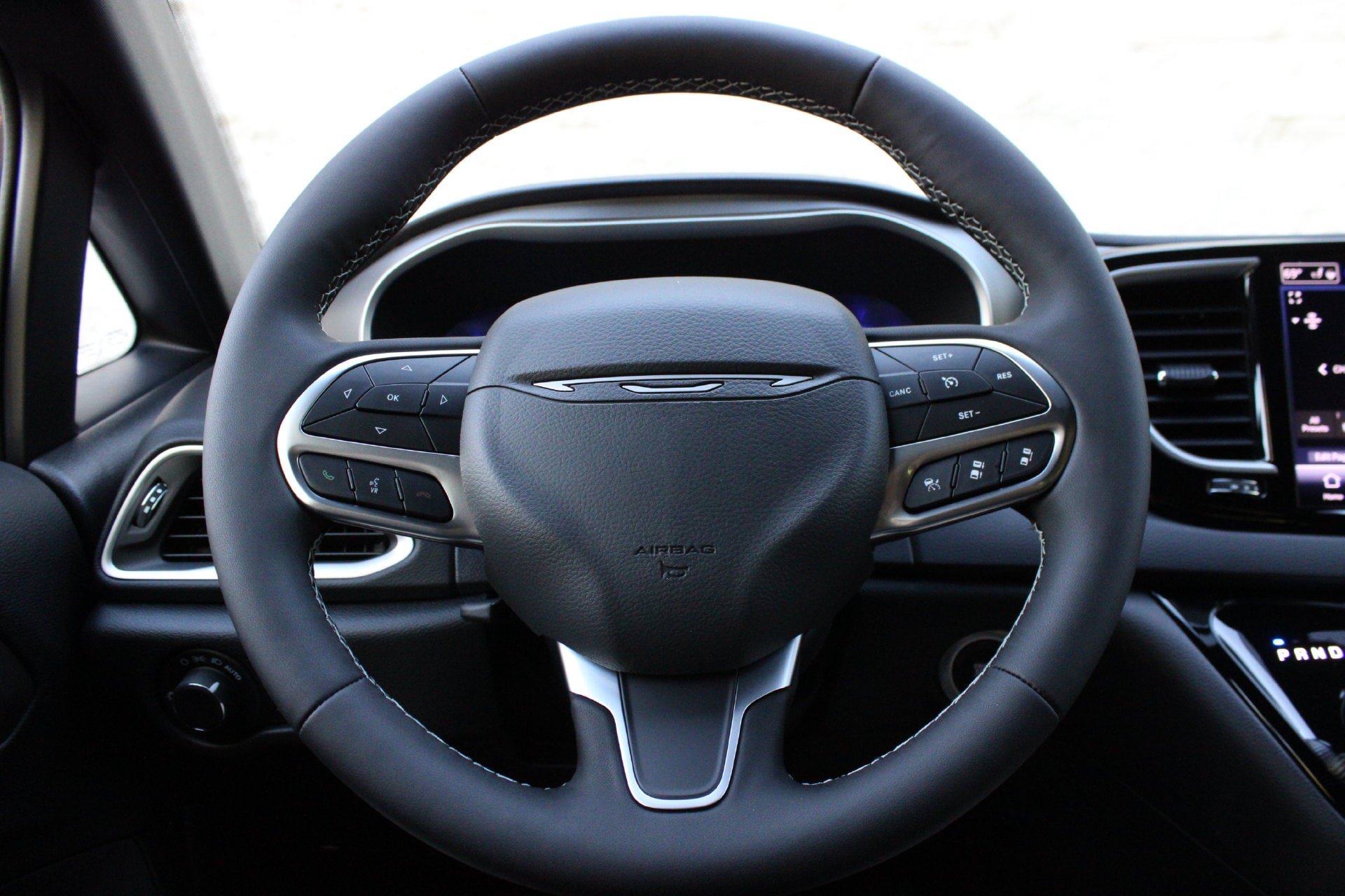 New 2027 Chrysler Pacifica LX FWD image 31