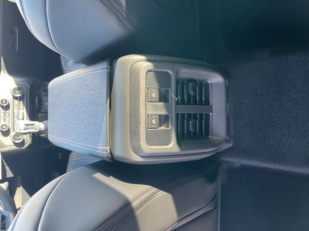 New 2025 Ford Bronco Outer Banks image 18