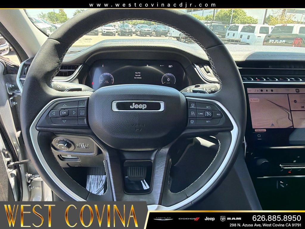 Used 2023 Jeep Grand Cherokee Limited RWD image 24
