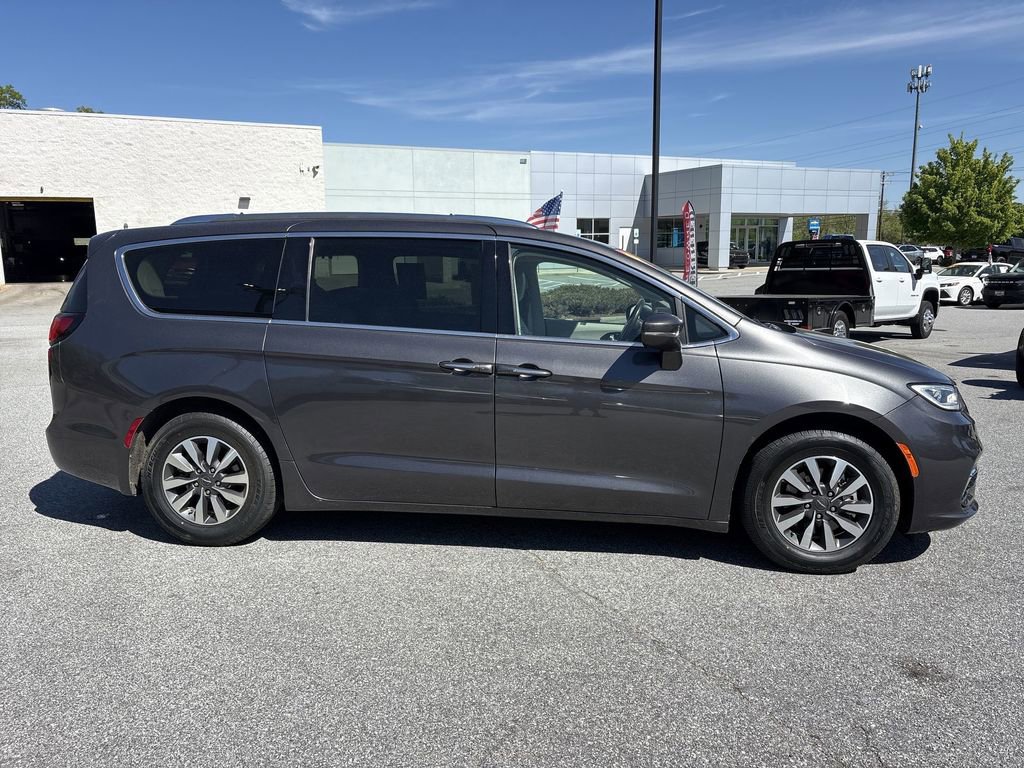 Used 2021 Chrysler Pacifica Touring-L FWD image 7