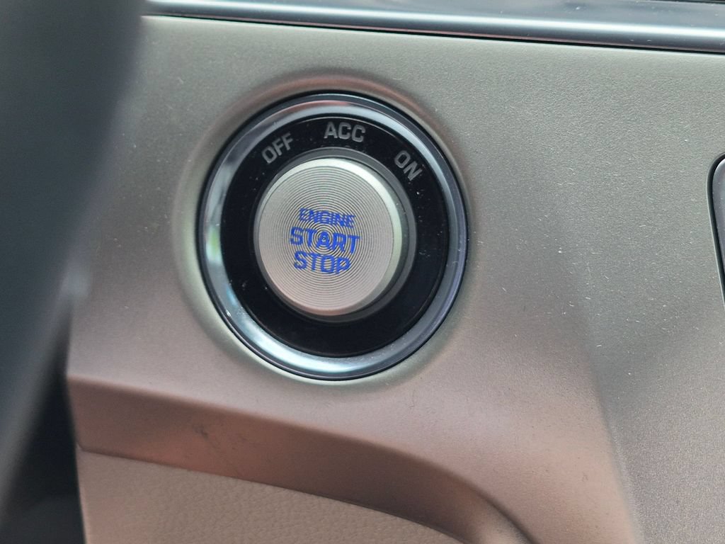 Used 2015 Hyundai Sonata Limited w/ Option Group 06 FWD image 26