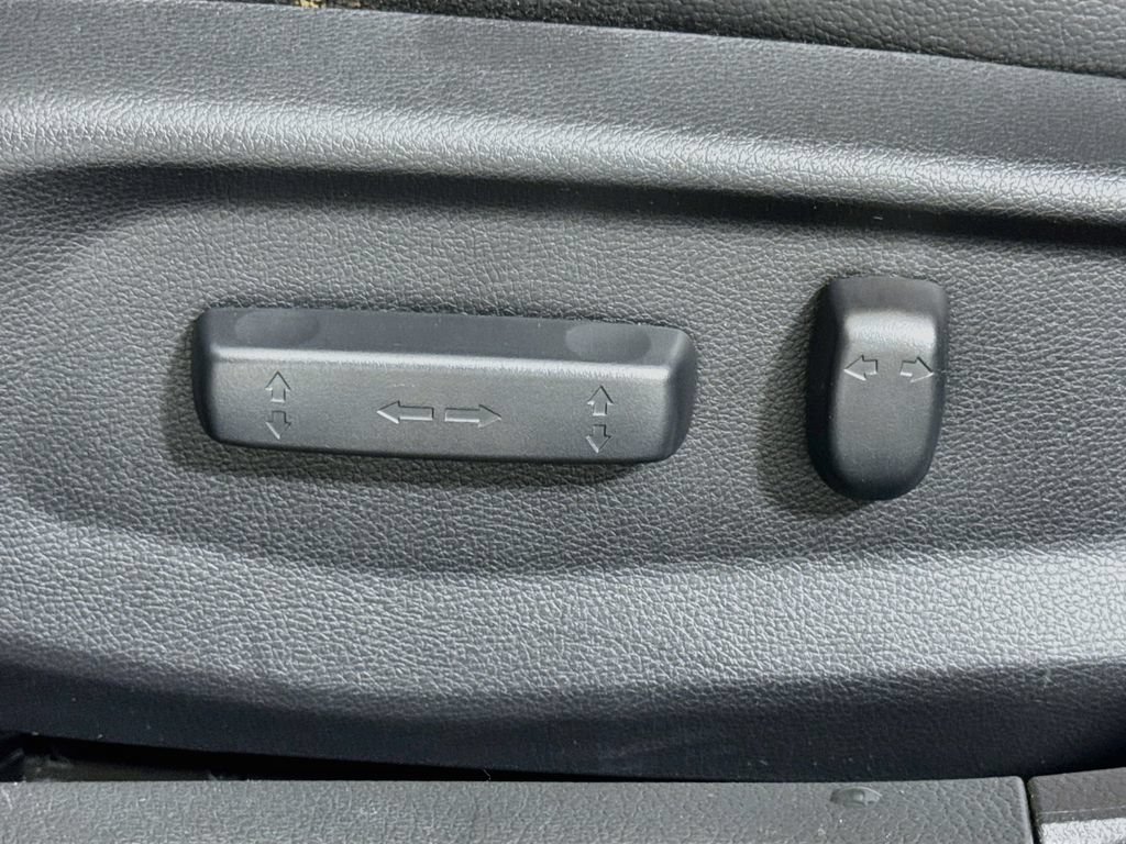 Used 2018 Honda Civic Touring image 17
