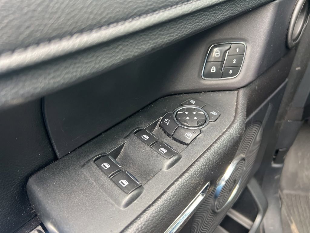 Used 2018 Ford Expedition XLT w/ Equipment Group 202A AWD/4WD image 20